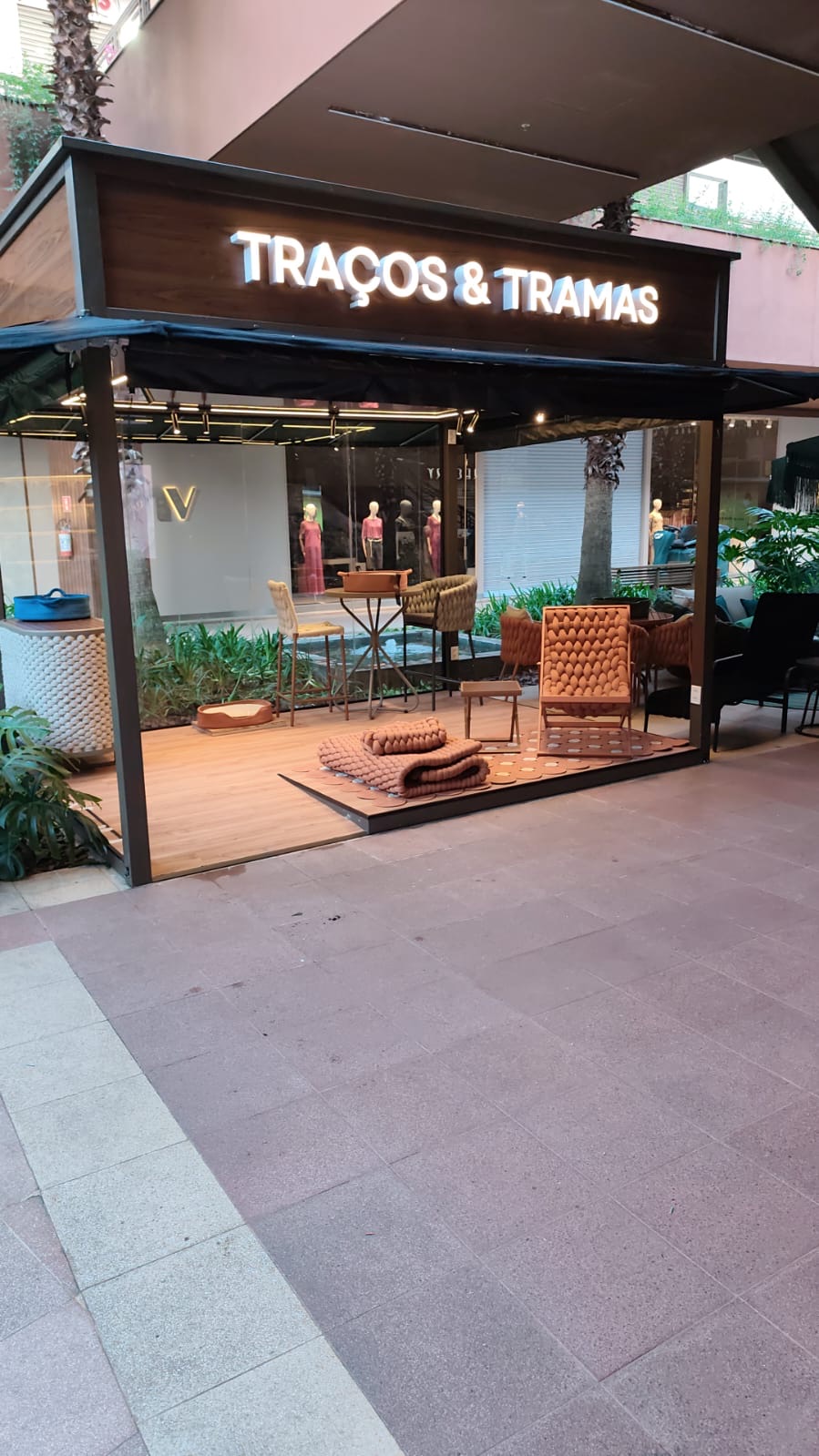 Traços e Tramas Showroom FORTIS